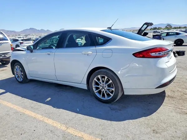 3FA6P0H79HR215465 2017 FORD FUSION - Image 2