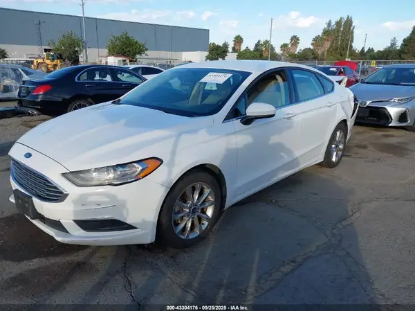 3FA6P0H79HR413978 2017 FORD FUSION - Image 2