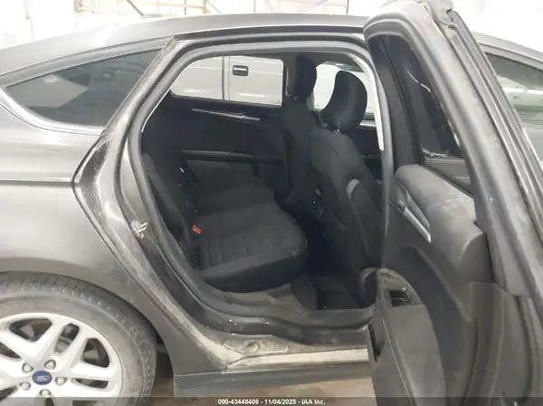 3FA6P0H7XGR106401 2016 FORD FUSION - Image 8