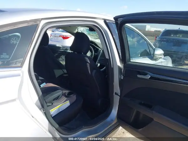 3FA6P0H7XGR160247 2016 FORD FUSION - Image 8