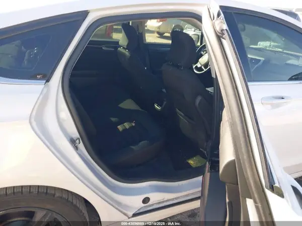 3FA6P0H7XGR182586 2016 FORD FUSION - Image 8