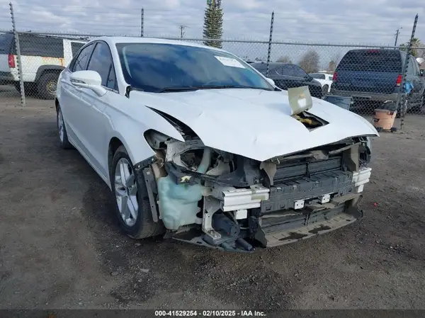 3FA6P0H7XGR261336 2016 FORD FUSION - Image 1