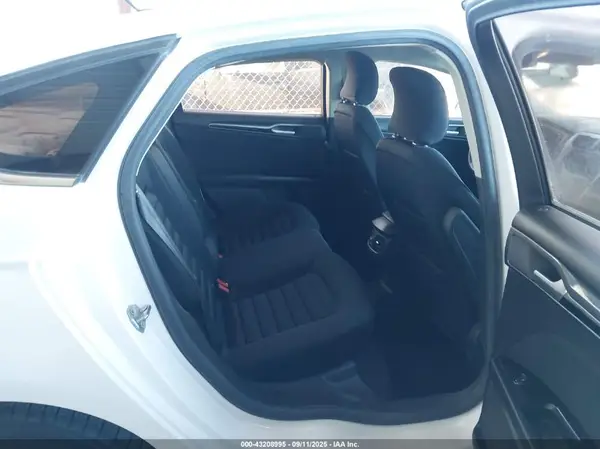 3FA6P0H7XGR314391 2016 FORD FUSION - Image 8