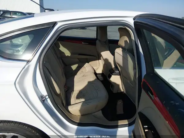 3FA6P0H7XGR365857 2016 FORD FUSION - Image 8