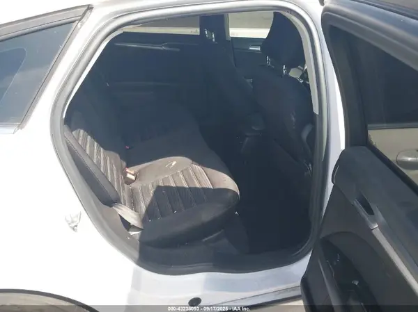3FA6P0H7XGR386806 2016 FORD FUSION - Image 8