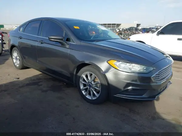 3FA6P0H7XHR181083 2017 FORD FUSION - Image 1