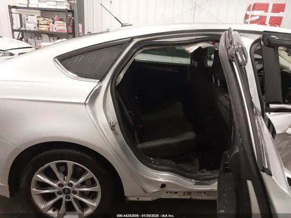 3FA6P0H7XHR219895 2017 FORD FUSION - Image 8