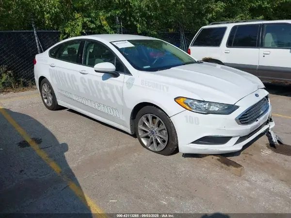 3FA6P0H7XHR228774 2017 FORD FUSION - Image 1