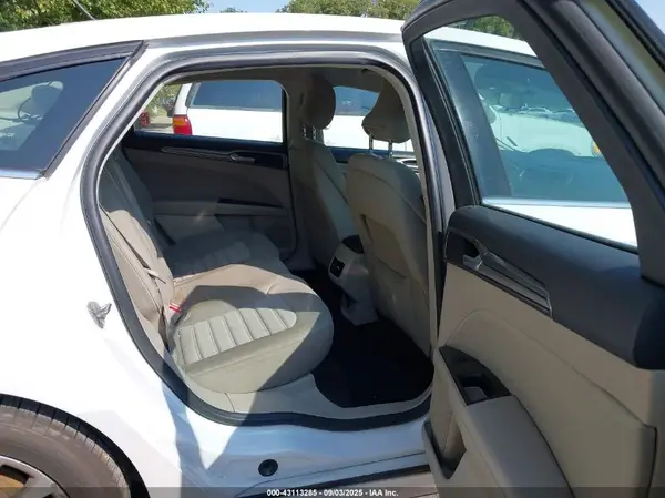 3FA6P0H7XHR228774 2017 FORD FUSION - Image 8