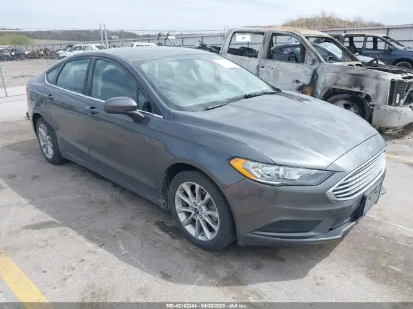 3FA6P0H7XHR228922 2017 FORD FUSION - Image 1