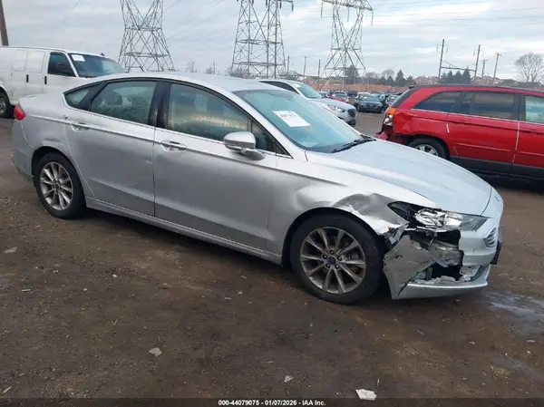 3FA6P0H7XHR243503 2017 FORD FUSION - Image 1