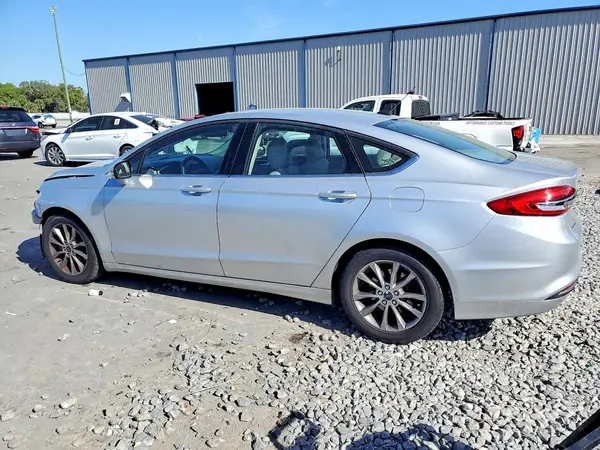 3FA6P0H7XHR369943 2017 FORD FUSION - Image 2