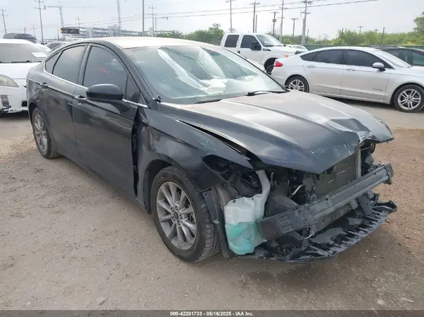 3FA6P0H7XHR397029 2017 FORD FUSION - Image 1
