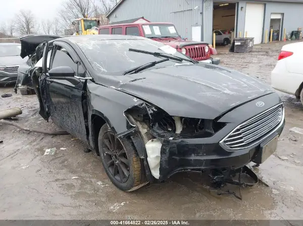 3FA6P0H7XHR404013 2017 FORD FUSION - Image 1