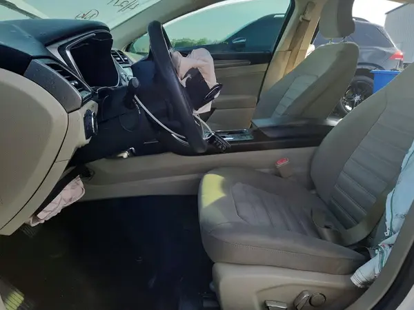 2017 FORD FUSION auction photo 7