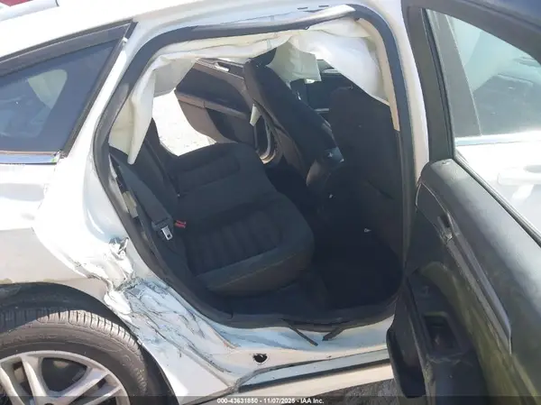 3FA6P0H7XJR103649 2018 FORD FUSION - Image 8