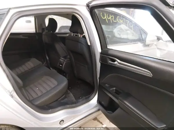 3FA6P0H7XJR125862 2018 FORD FUSION - Image 8