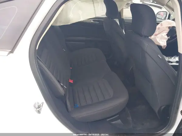 3FA6P0H7XJR133587 2018 FORD FUSION - Image 8