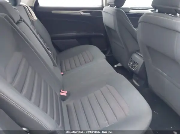 3FA6P0H7XJR135257 2018 FORD FUSION - Image 8