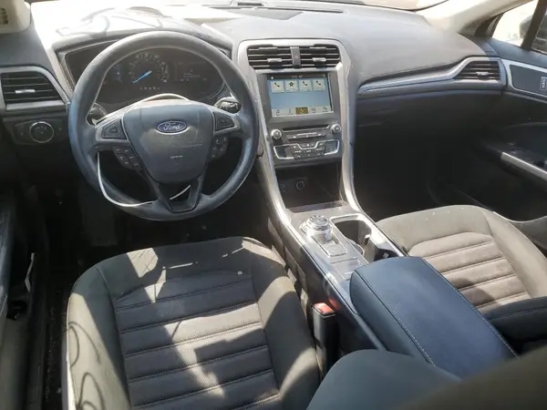 3FA6P0H7XJR185401 2018 FORD FUSION - Image 8