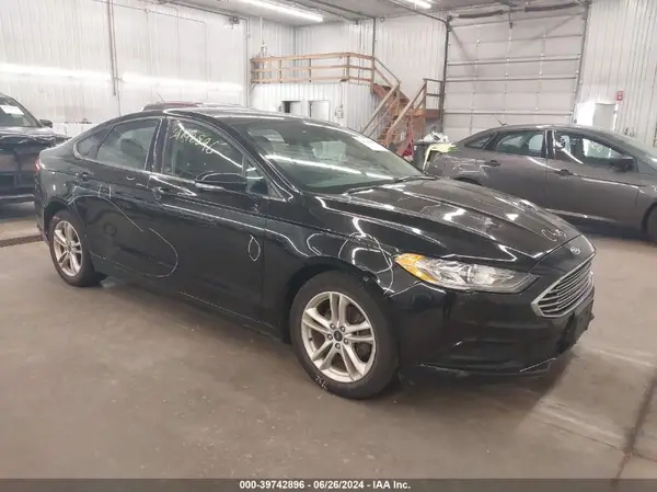 3FA6P0H7XJR257603 2018 FORD FUSION - Image 1