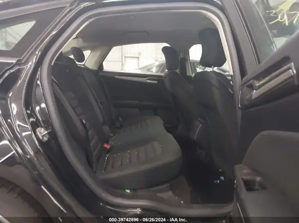 3FA6P0H7XJR257603 2018 FORD FUSION - Image 8