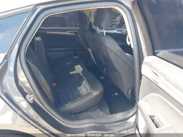 3FA6P0H7XKR137527 2019 FORD FUSION - Image 8
