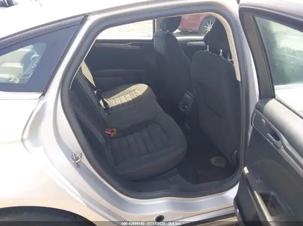 3FA6P0H7XKR271518 2019 FORD FUSION - Image 8