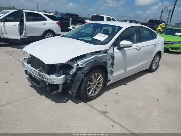 3FA6P0H7XLR155589 2020 FORD FUSION - Image 2