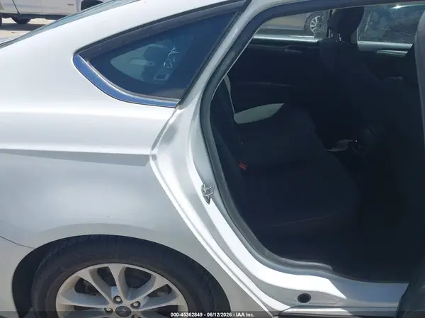 3FA6P0H7XLR155589 2020 FORD FUSION - Image 8