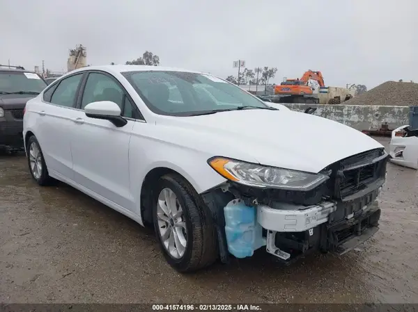 3FA6P0H7XLR155737 2020 FORD FUSION - Image 1