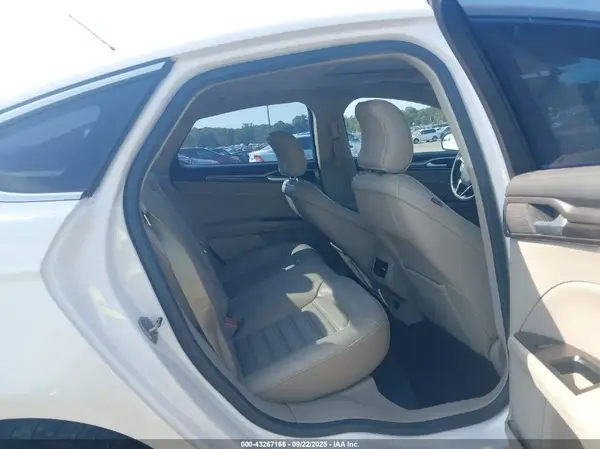 3FA6P0H90HR250462 2017 FORD FUSION - Image 8