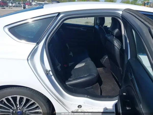 3FA6P0H92HR130324 2017 FORD FUSION - Image 8
