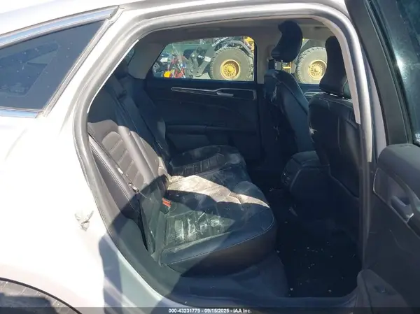3FA6P0H9XHR120110 2017 FORD FUSION - Image 8