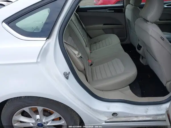 3FA6P0HD0KR114537 2019 FORD FUSION - Image 8