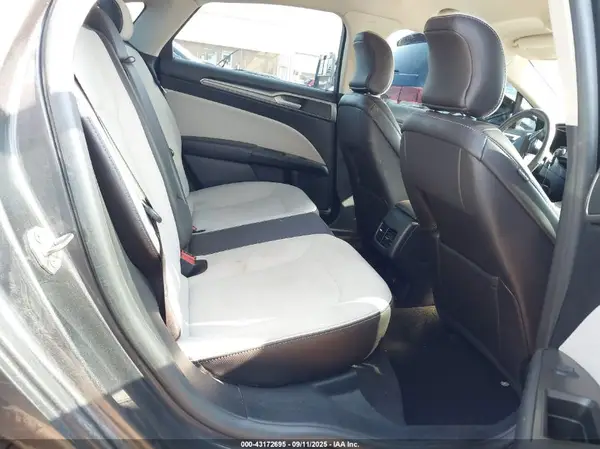 3FA6P0HD0KR132763 2019 FORD FUSION - Image 8