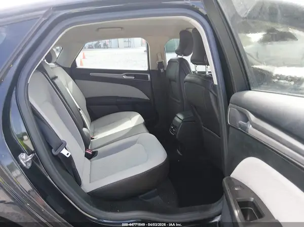 3FA6P0HD0KR160093 2019 FORD FUSION - Image 8