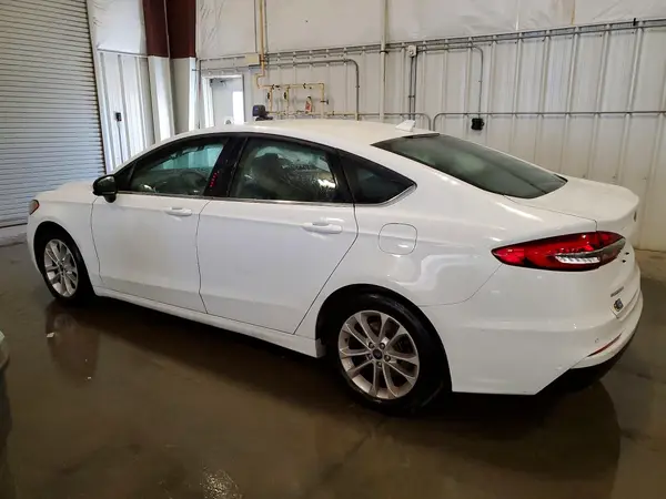 3FA6P0HD0KR251557 2019 FORD FUSION - Image 2
