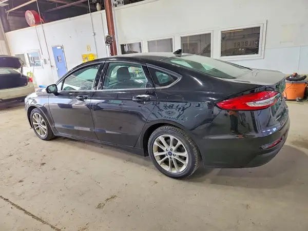 3FA6P0HD0LR251463 2020 FORD FUSION - Image 2
