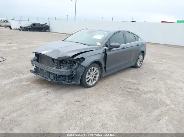 3FA6P0HD0LR254945 2020 FORD FUSION - Image 2