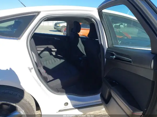 3FA6P0HD1GR119303 2016 FORD FUSION - Image 8