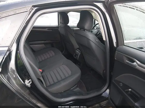 3FA6P0HD1HR110084 2017 FORD FUSION - Image 8