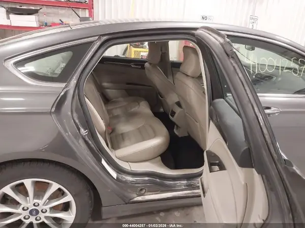 3FA6P0HD1HR115379 2017 FORD FUSION - Image 8