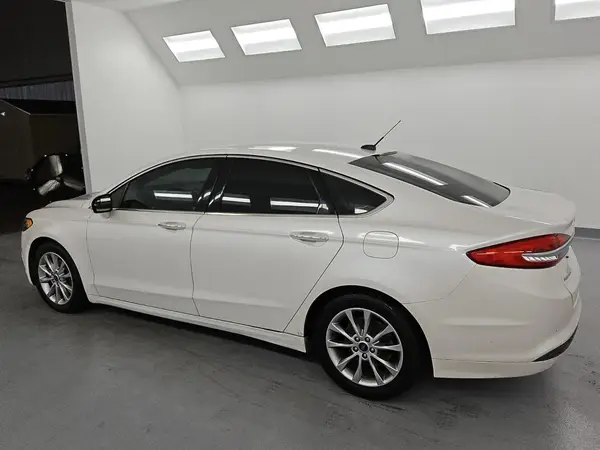 3FA6P0HD1HR157809 2017 FORD FUSION - Image 2