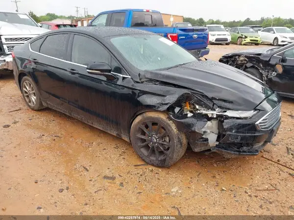 3FA6P0HD1HR225767 2017 FORD FUSION - Image 1
