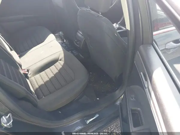 3FA6P0HD1JR210207 2018 FORD FUSION - Image 8