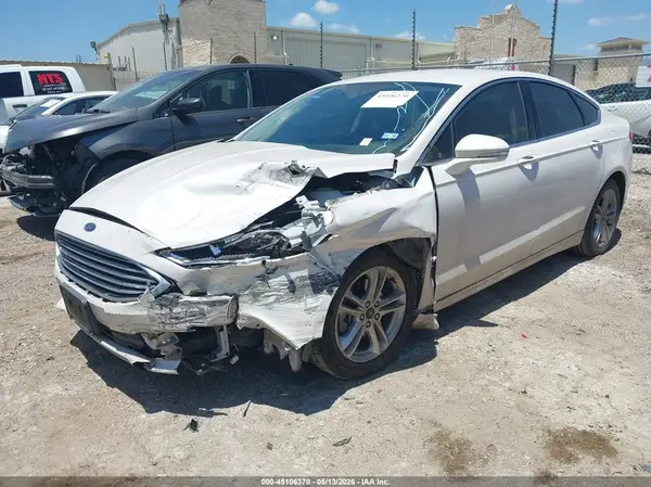 3FA6P0HD1JR213625 2018 FORD FUSION - Image 2
