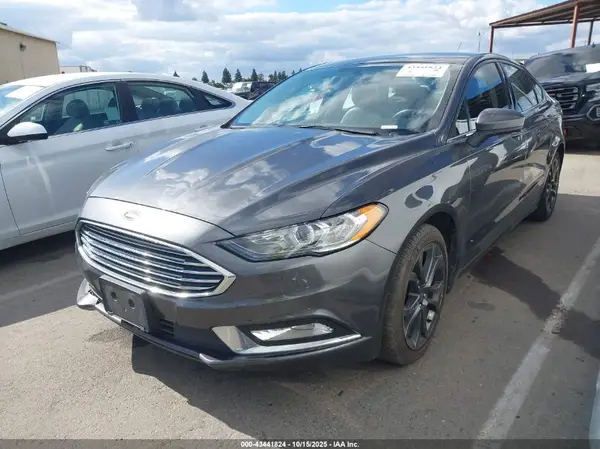 3FA6P0HD1JR268415 2018 FORD FUSION - Image 2