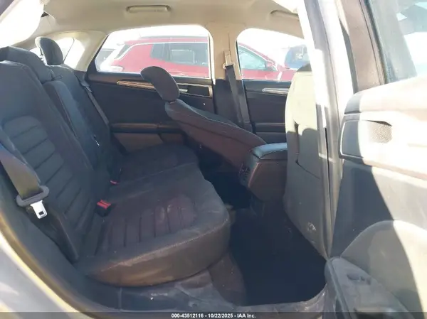 3FA6P0HD1KR148583 2019 FORD FUSION - Image 8