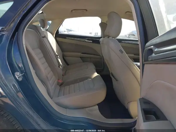 3FA6P0HD1KR156585 2019 FORD FUSION - Image 8